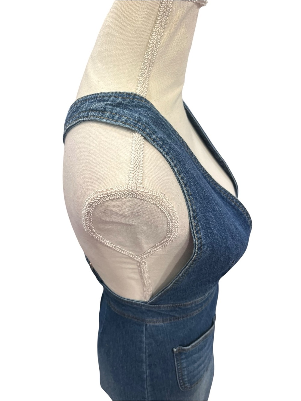 Dollhouse Deep V Denim Jumpsuit Wide Leg Crossback Vintage Wash Size 3/4 - Picture 5 of 13